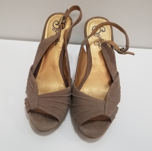 Tan Seychelles Slingback Platform Heels - Picture 7 of 8